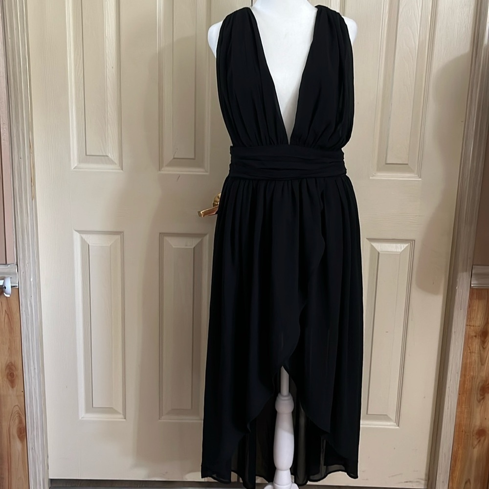 Miss Avenue Black Deep V Twisted Back Design Cocktail Dress
